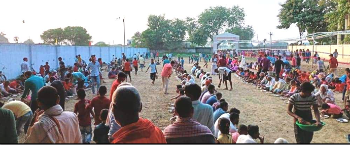 प्रथम पुण्यतिथि कार्यक्रम के भण्डारा वितरित की झलकियां
