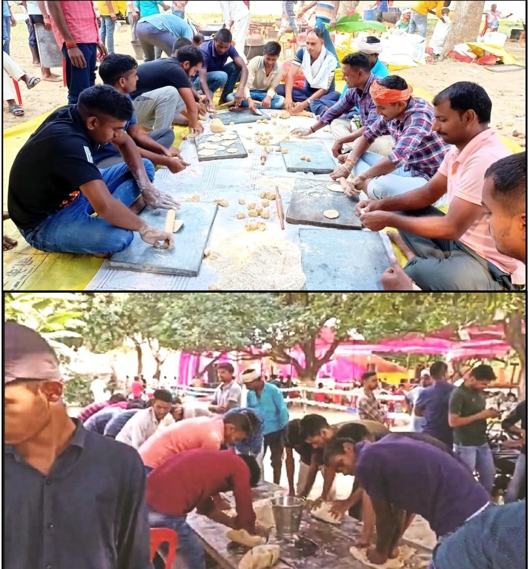 मौनी महाराज जी की दूसरी पुण्यतिथि में भण्डारा बनाते हुए युवा कार्यकर्ता